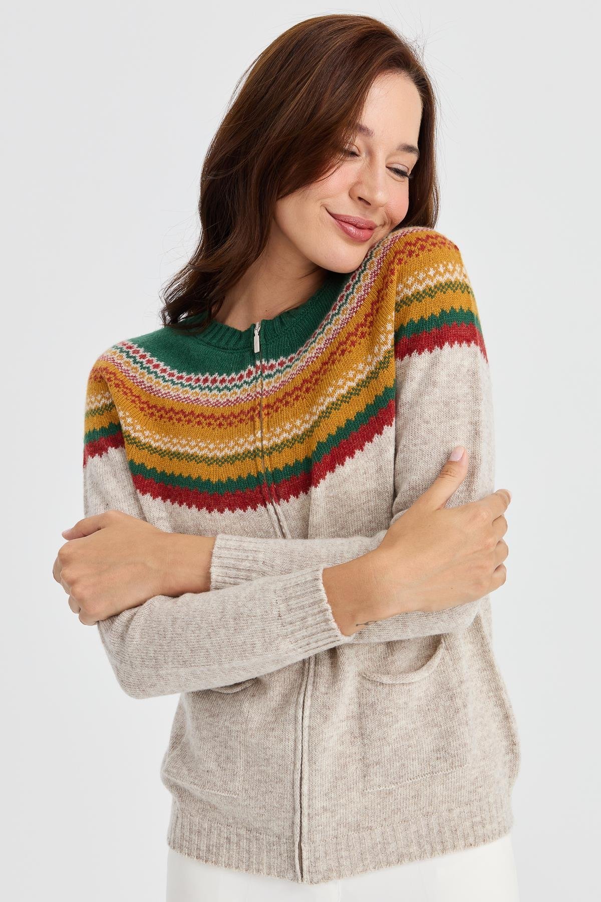 23088Kadın Sıfır Yaka Robası Jakarlı Yün Hırka V.Bej