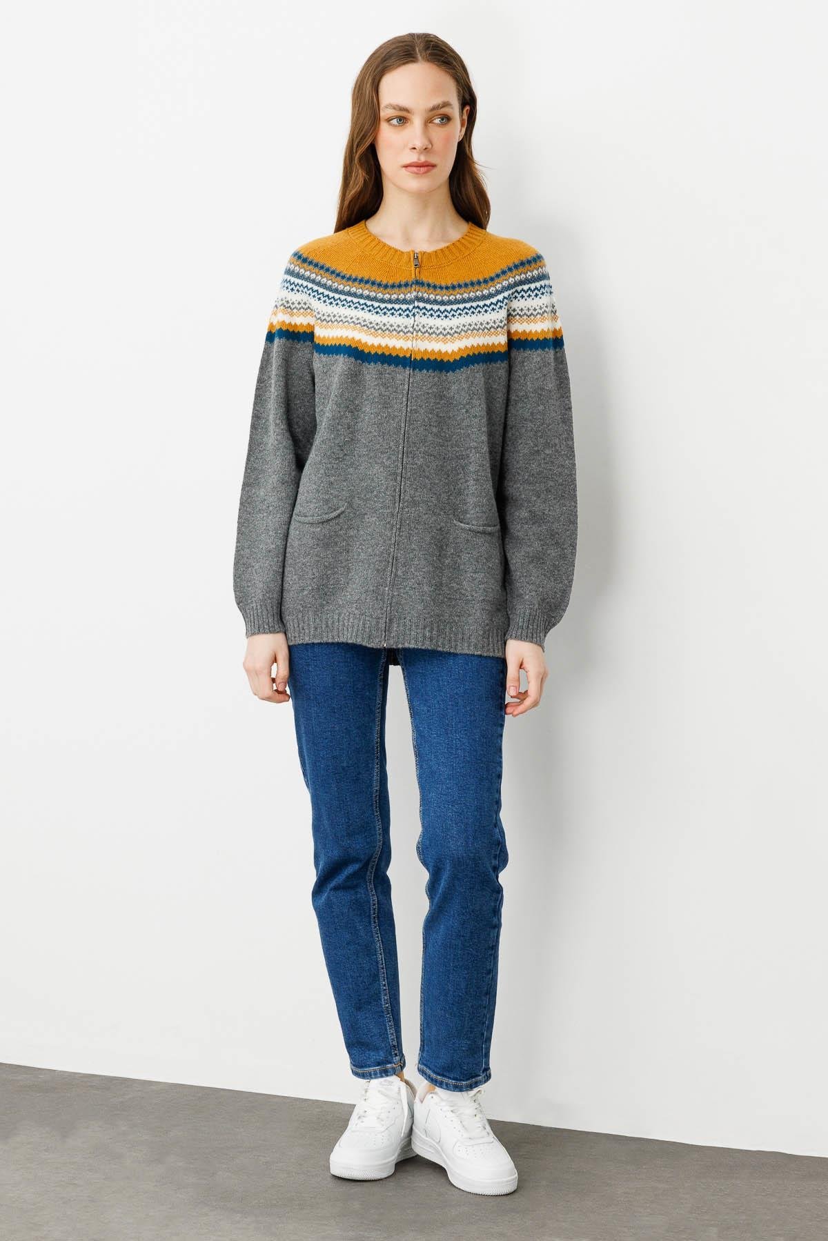 23088Kadın Sıfır Yaka Robası Jakarlı Yün Hırka Füme