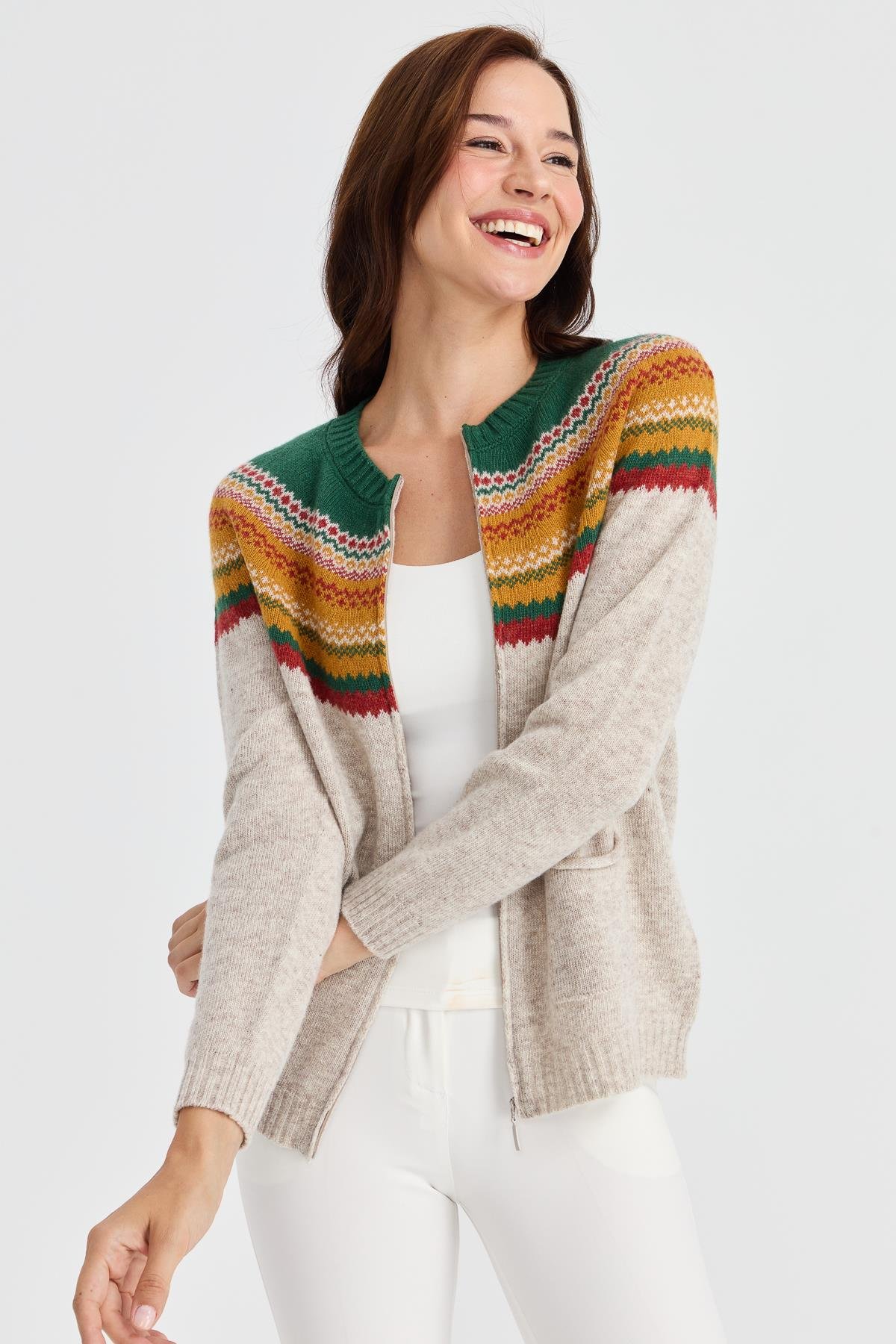 23088Kadın Sıfır Yaka Robası Jakarlı Yün Hırka V.Bej