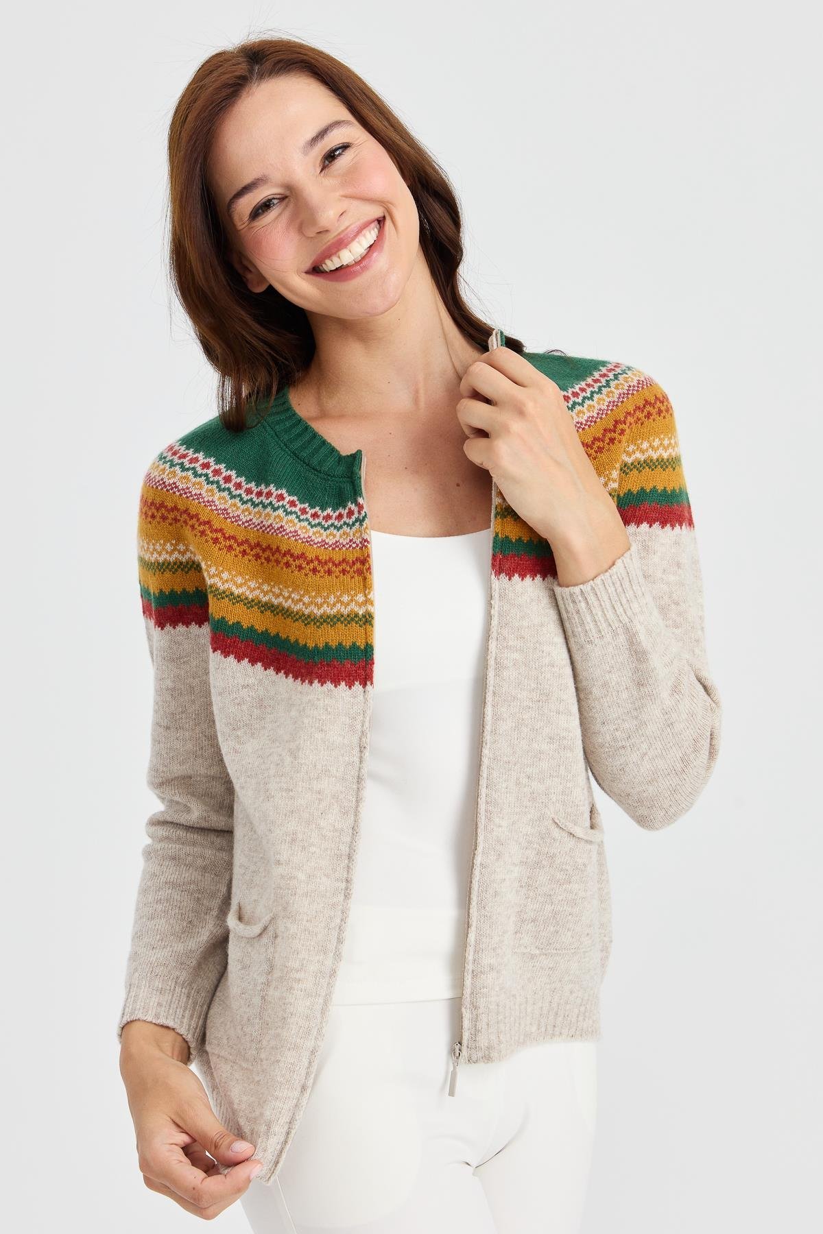 23088Kadın Sıfır Yaka Robası Jakarlı Yün Hırka V.Bej