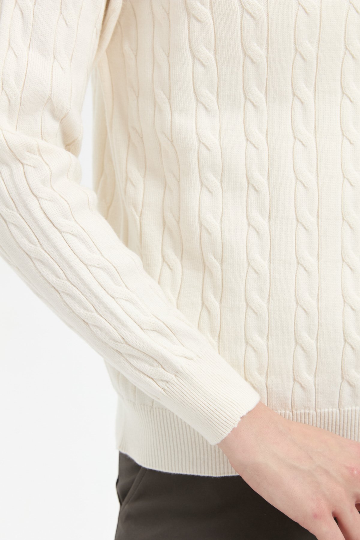 23329Kadın Sıfır Yaka Saç Örgülü Kazak Kemik