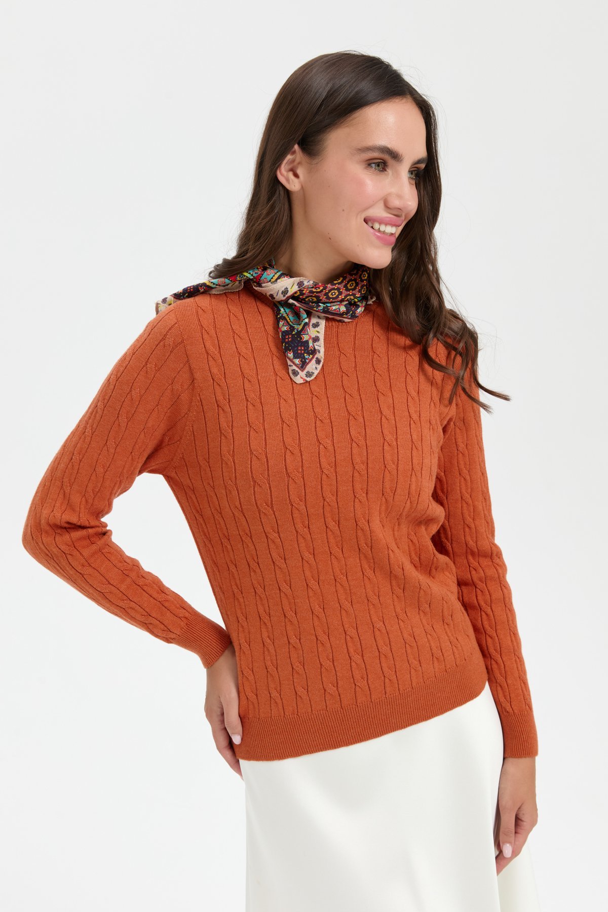 23329Kadın Sıfır Yaka Saç Örgülü Kazak Turuncu