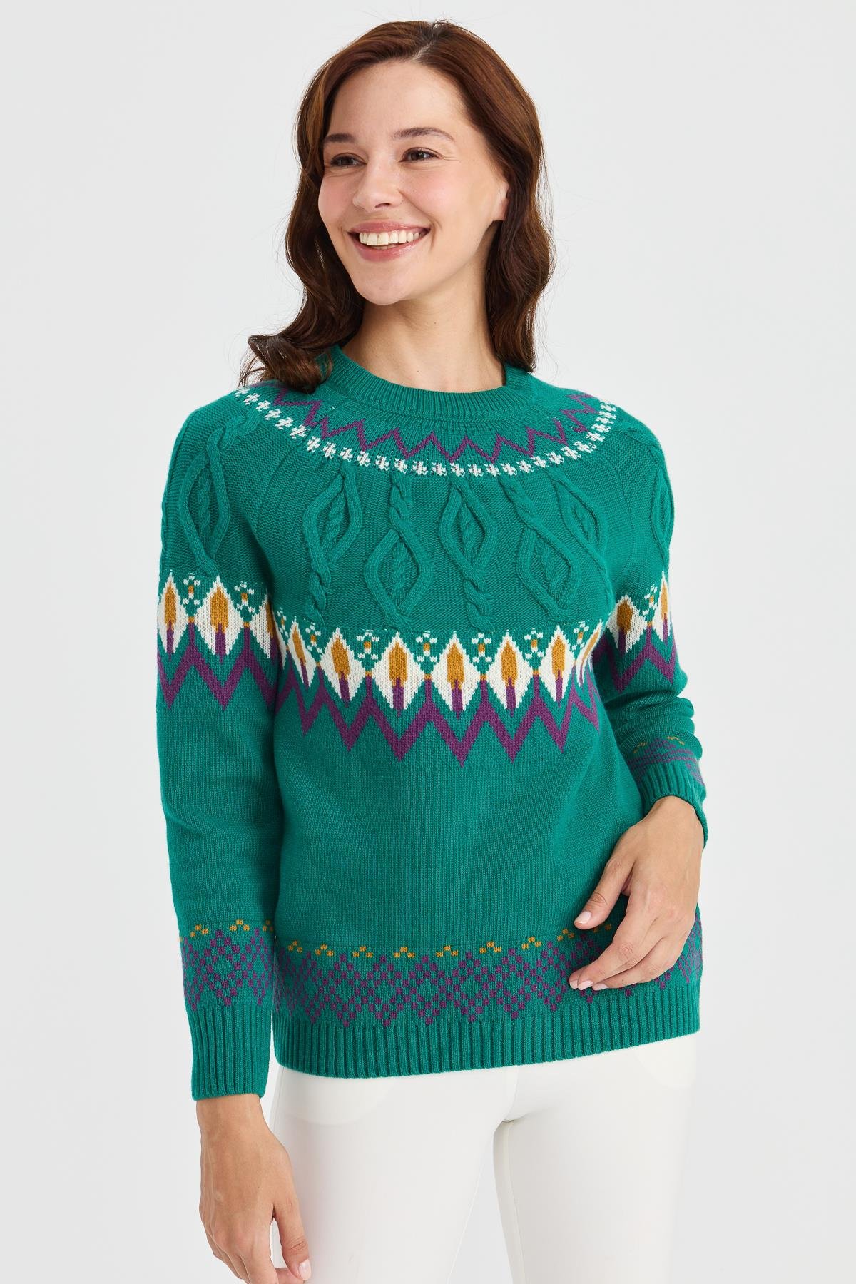 23015Kadın Sıfır Yaka Saç Yürütmeli Yün Kazak A.Ö.Başı