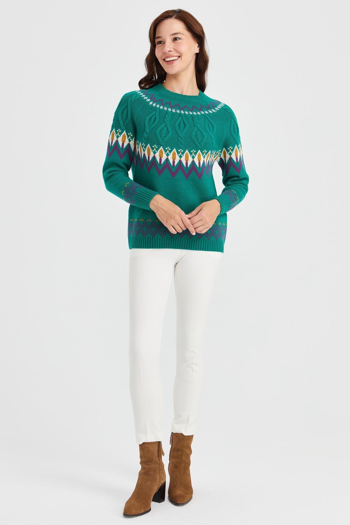 23015Kadın Sıfır Yaka Saç Yürütmeli Yün Kazak A.Ö.Başı