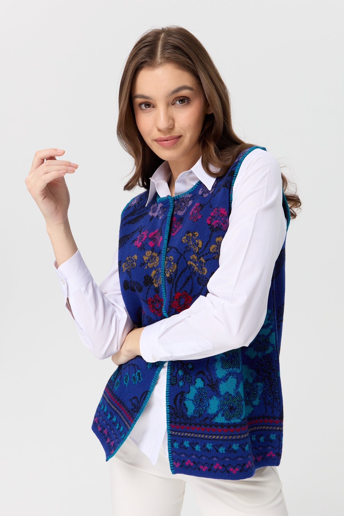 23119Kadın Sıfır Yaka Sarmaşık Desenli Yün Yelek K.Saks Mavi