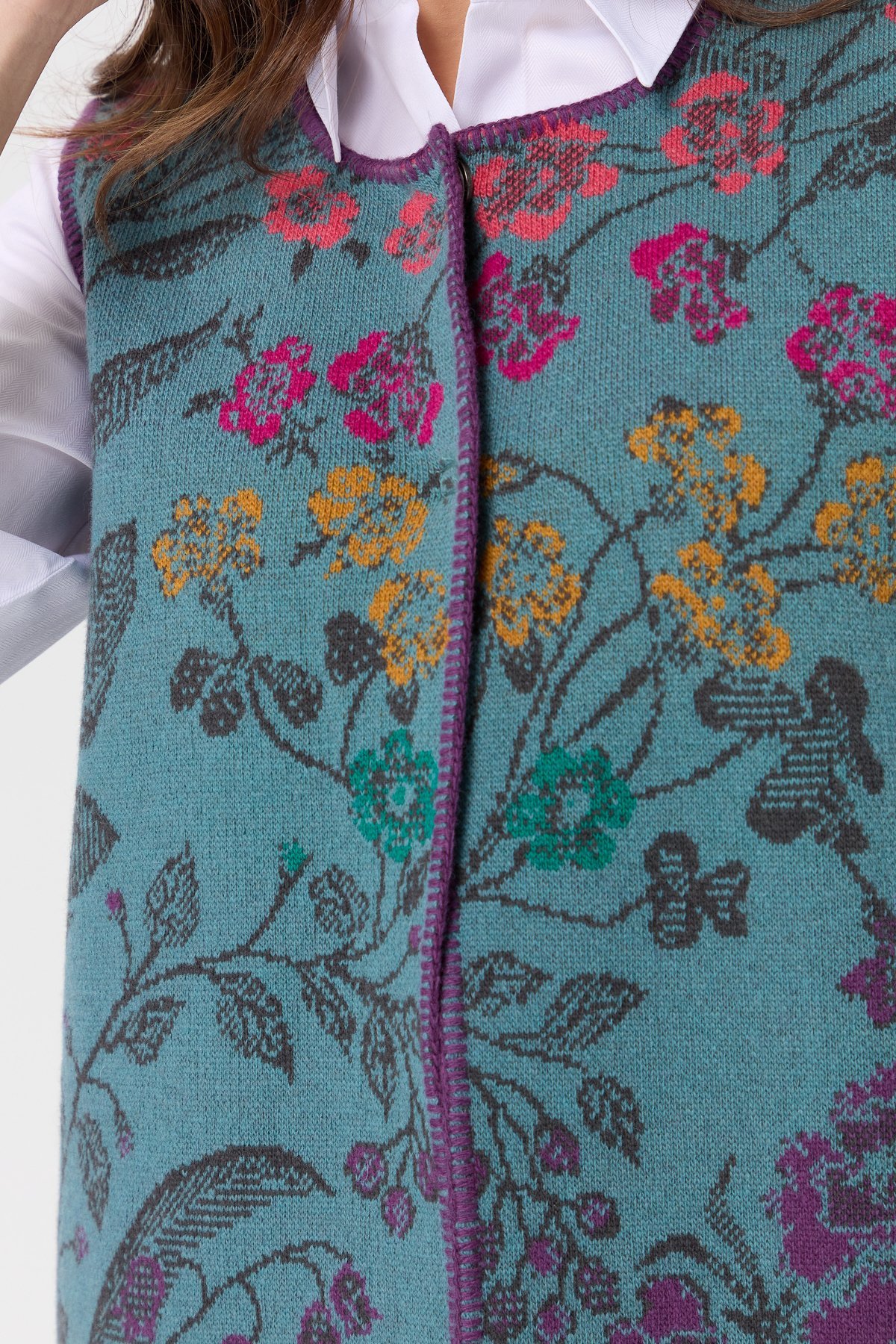 23119Kadın Sıfır Yaka Sarmaşık Desenli Yün Yelek M.Yeşili