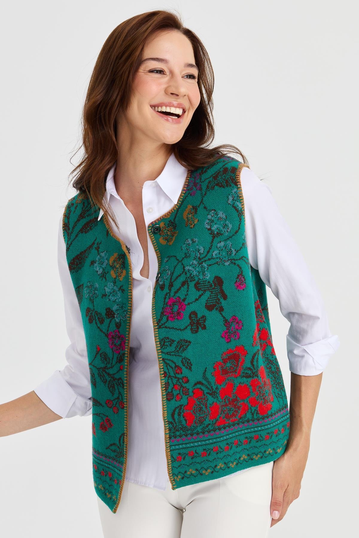 23119Kadın Sıfır Yaka Sarmaşık Desenli Yün Yelek A.Ö.Başı