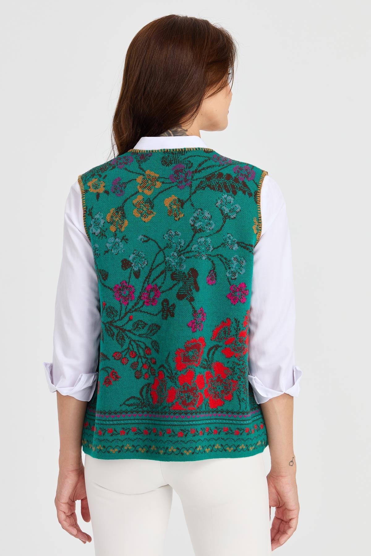 23119Kadın Sıfır Yaka Sarmaşık Desenli Yün Yelek A.Ö.Başı