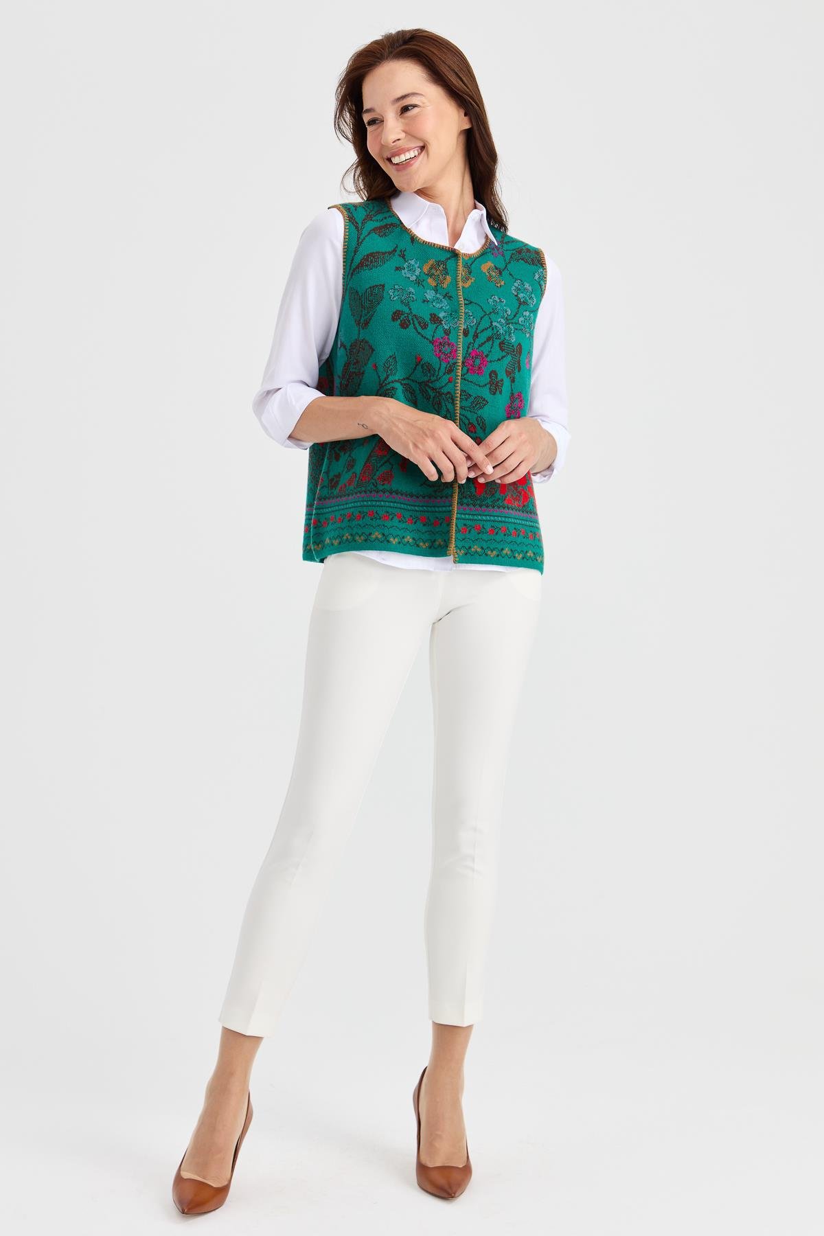 23119Kadın Sıfır Yaka Sarmaşık Desenli Yün Yelek A.Ö.Başı