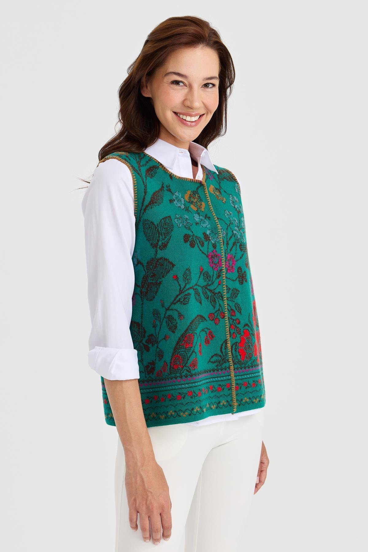 23119Kadın Sıfır Yaka Sarmaşık Desenli Yün Yelek A.Ö.Başı