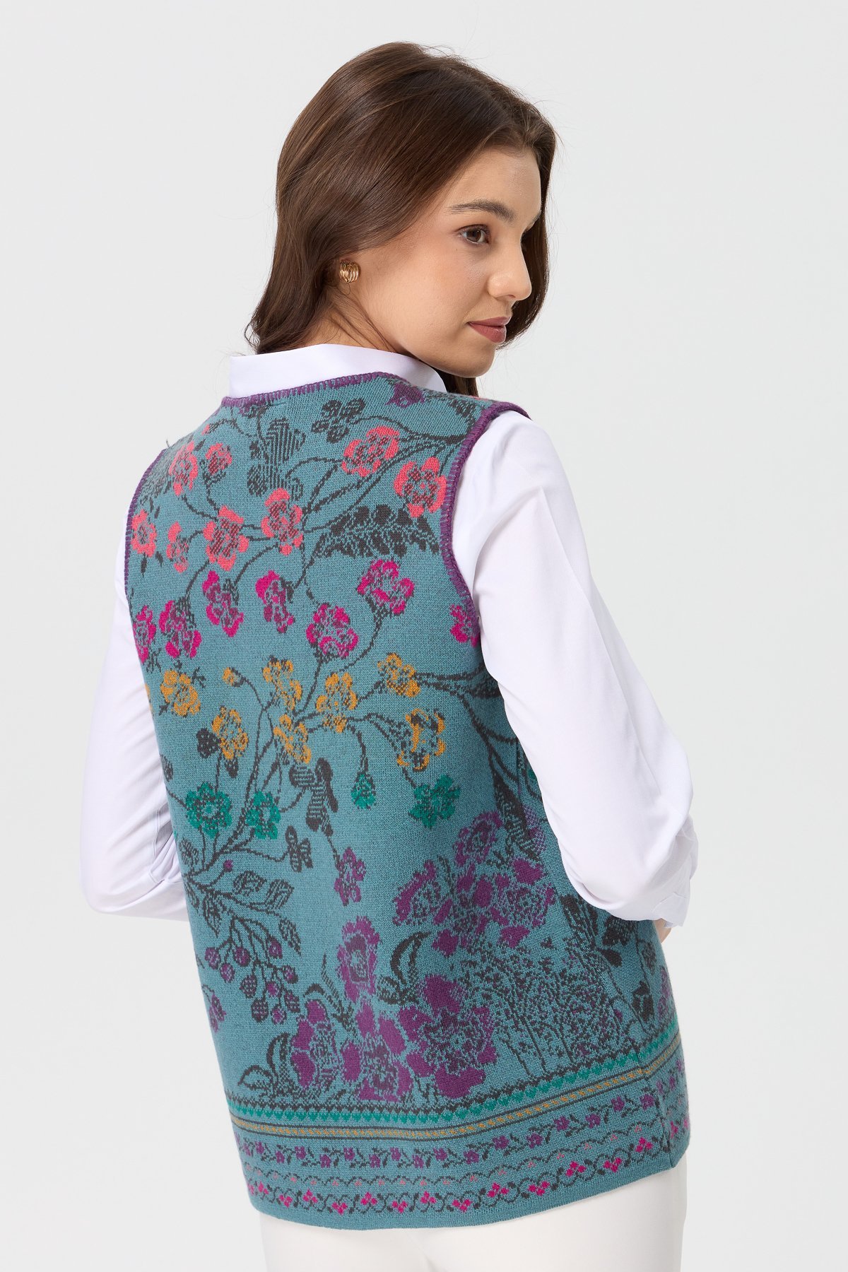 23119Kadın Sıfır Yaka Sarmaşık Desenli Yün Yelek M.Yeşili