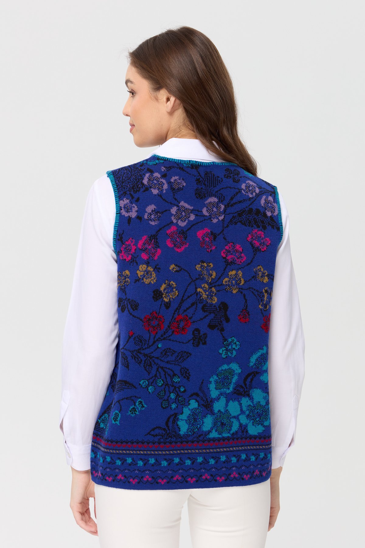 23119Kadın Sıfır Yaka Sarmaşık Desenli Yün Yelek K.Saks Mavi