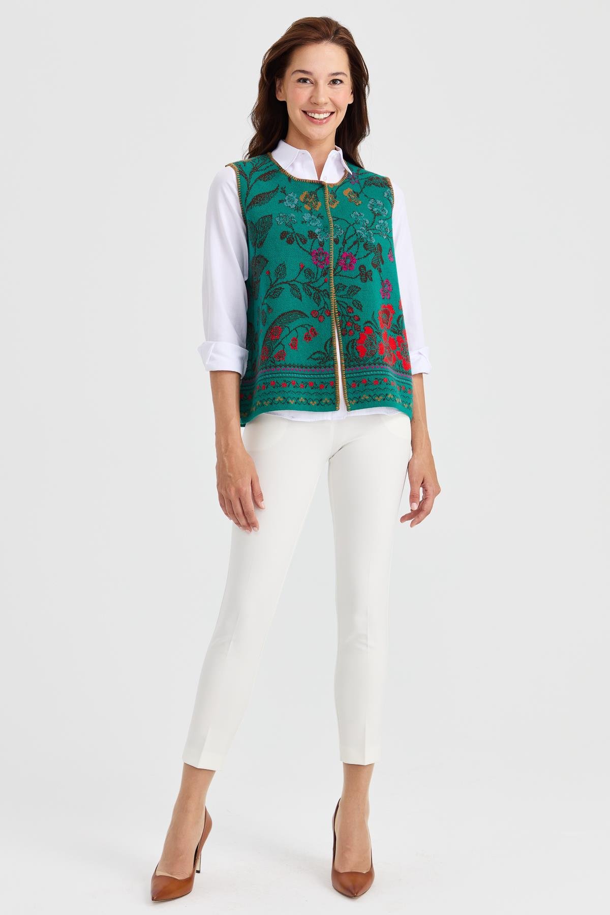 23119Kadın Sıfır Yaka Sarmaşık Desenli Yün Yelek A.Ö.Başı