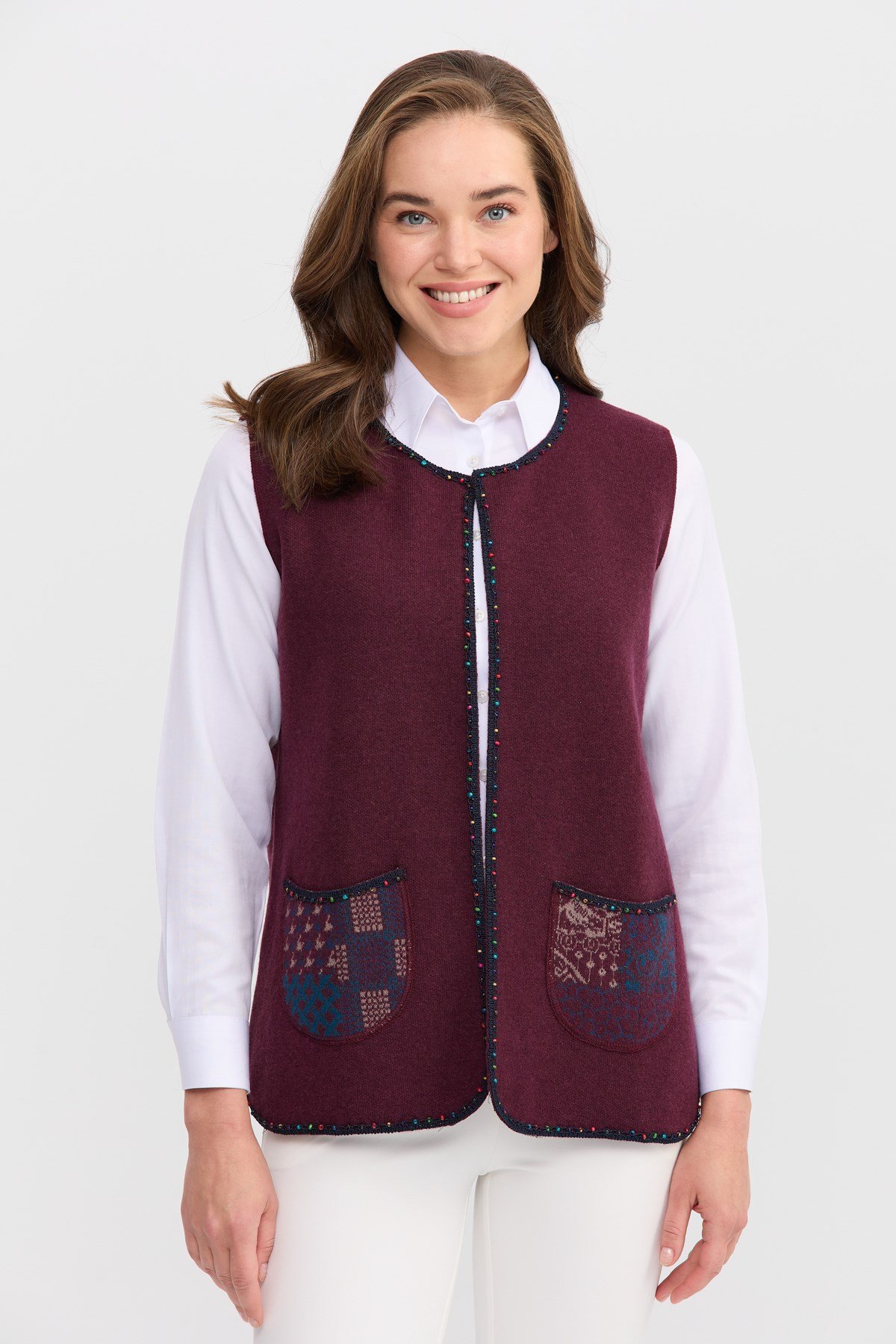 22111Женский короткий жилет с круглым  вырезом и вышивкой бисером ТЕМНЫЙ ДЭМСОН