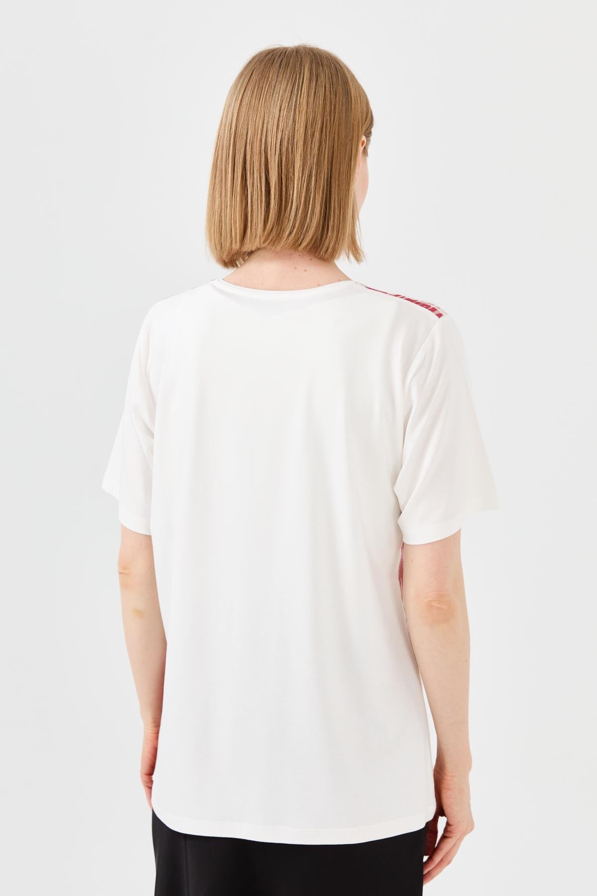 23757Kadın Sıfır Yaka Taşlı Penye T-shirt Kemik