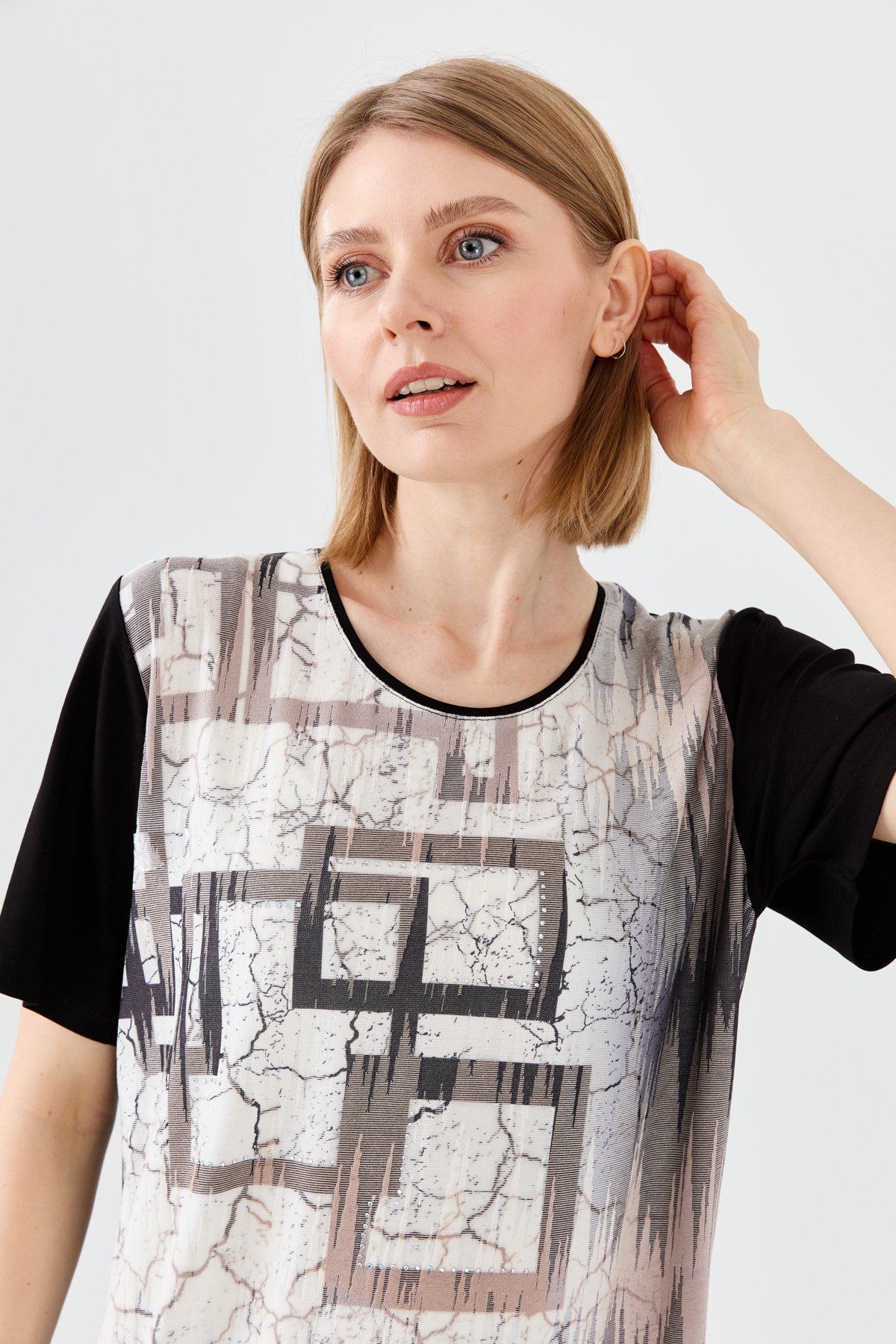 23757Kadın Sıfır Yaka Taşlı Penye T-shirt Siyah