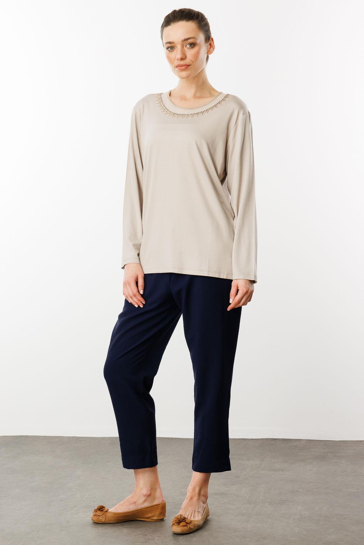 25752Kadın Sıfır Yaka Tül Şeritli Penye Bluz Bej