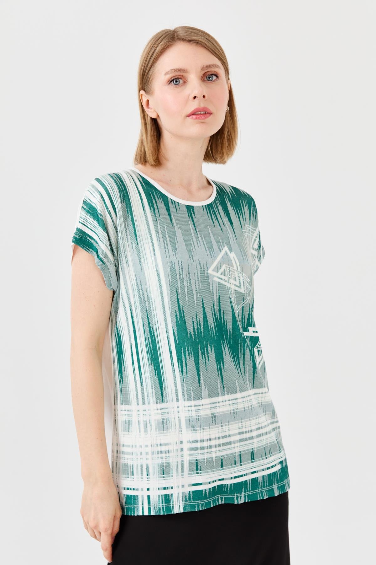 23762Kadın Sıfır Yaka Üçgen Baskılı Penye T-shirt Kemik