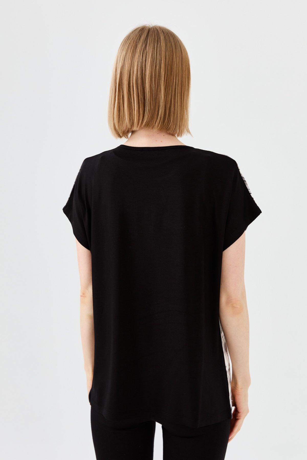 23762Kadın Sıfır Yaka Üçgen Baskılı Penye T-shirt Siyah