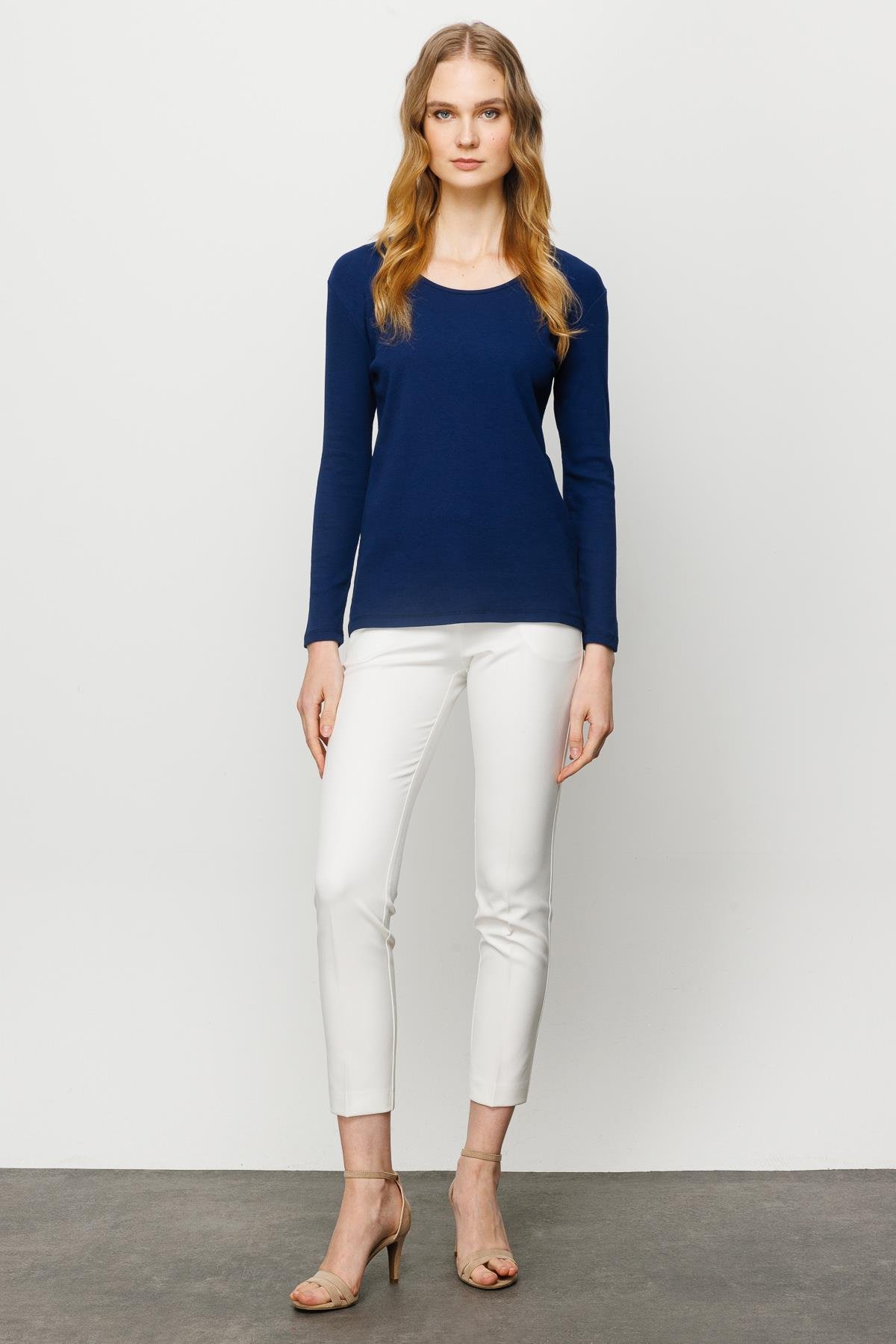 23756Kadın Sıfır Yaka Uzun Kol Basic Pamuklu Bluz Lacivert