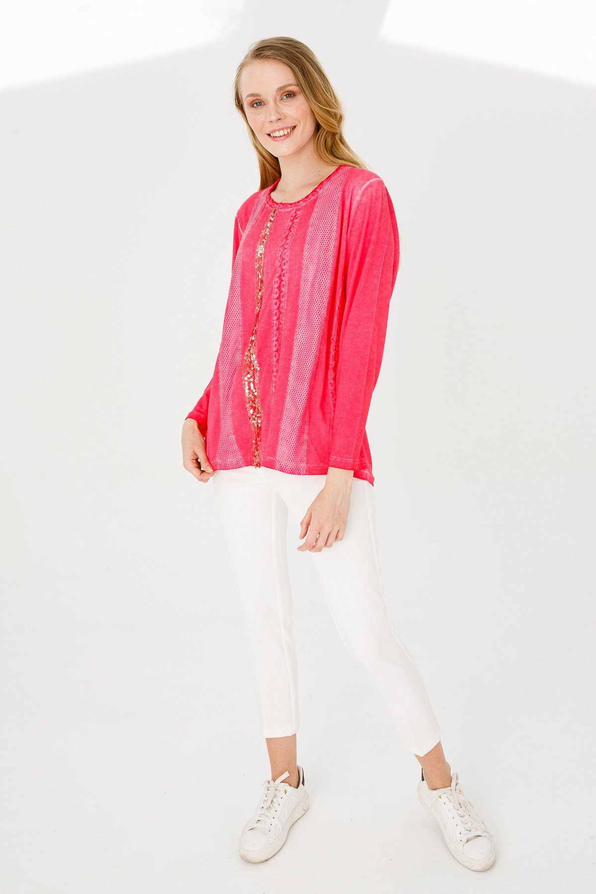 KADIN SIFIR YAKA UZUN KOL DERİ İŞLEMELİ PENYE BLUZ FUŞYA