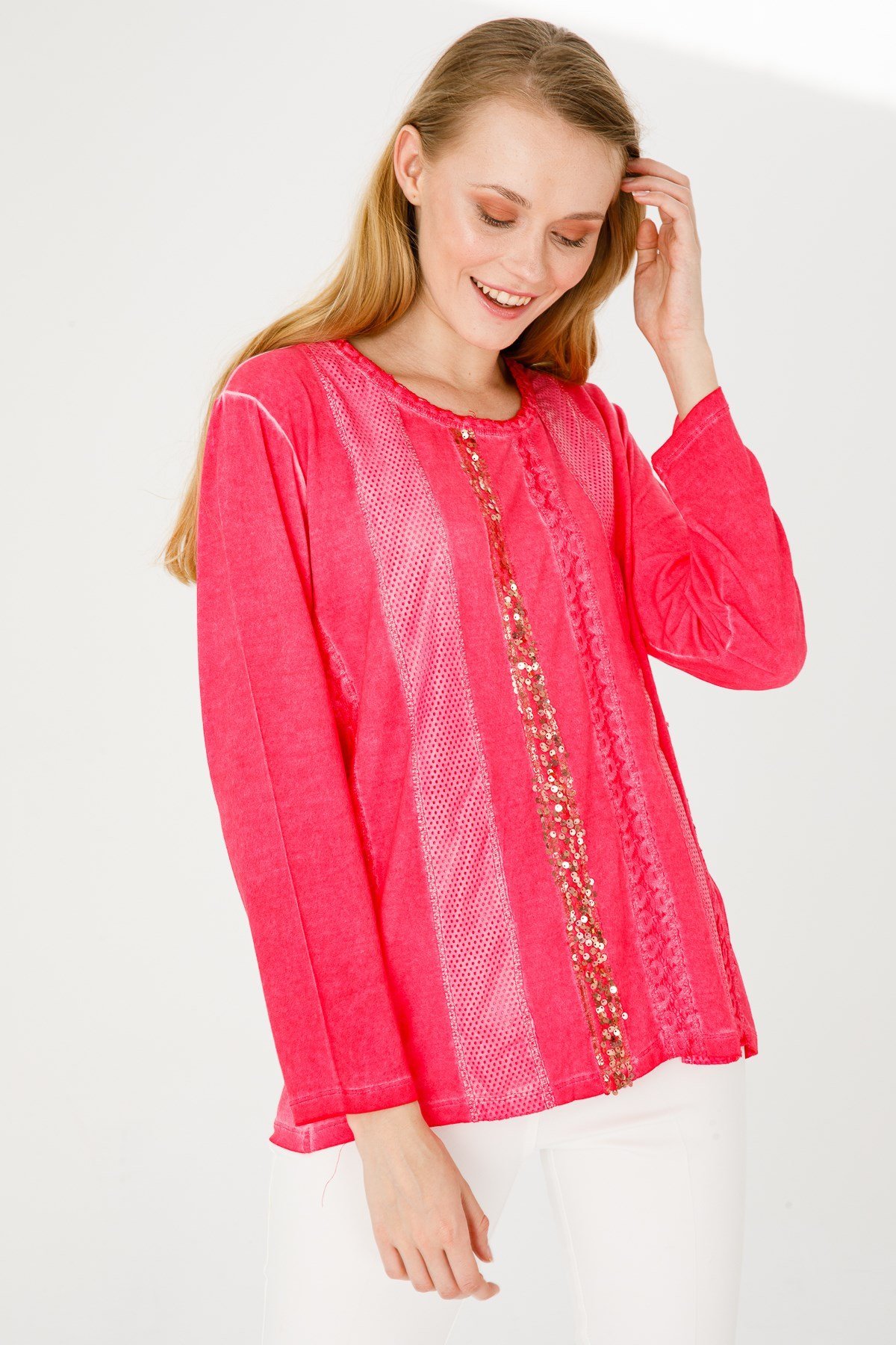 KADIN SIFIR YAKA UZUN KOL DERİ İŞLEMELİ PENYE BLUZ FUŞYA