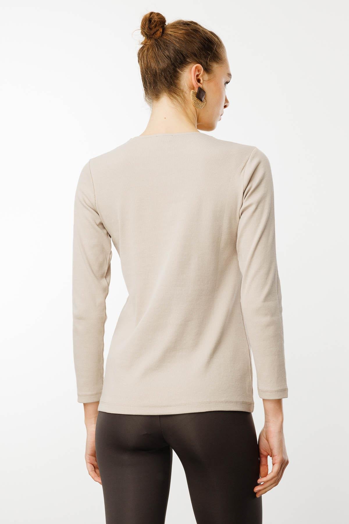 25759Kadın V Yaka Yakası Nakış İşlemeli Pamuklu Bluz Bej