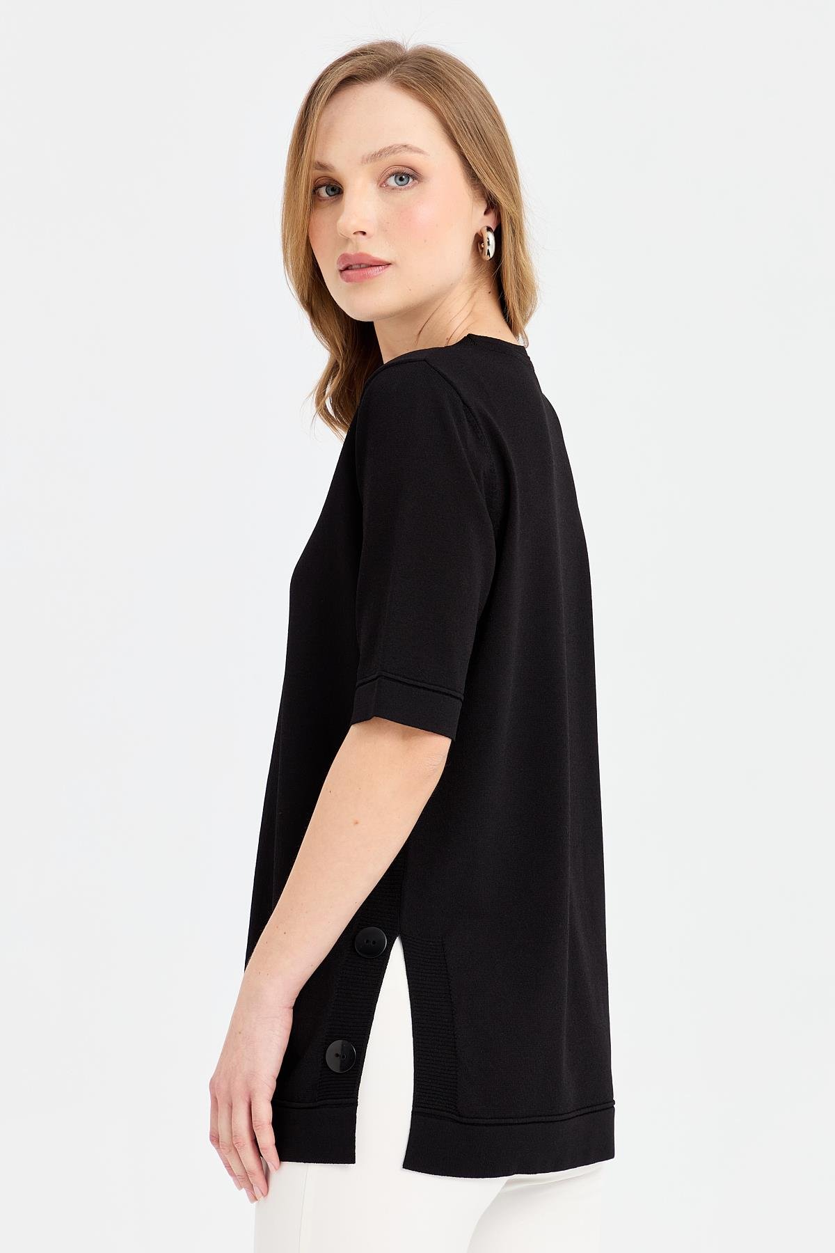 24350Kadın Sıfır Yaka Yanı Düğmeli İnce Triko Bluz Siyah