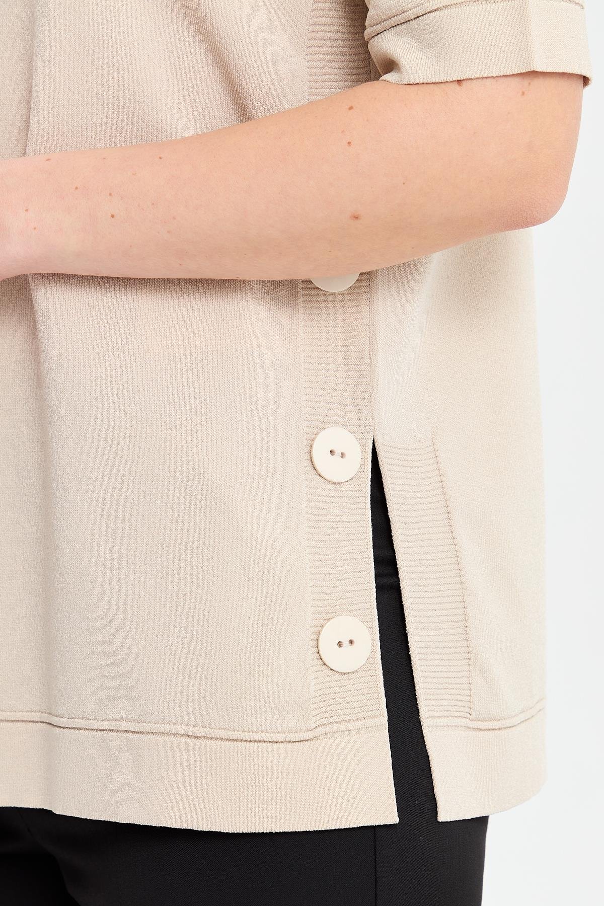 24350Kadın Sıfır Yaka Yanı Düğmeli İnce Triko Bluz Bej