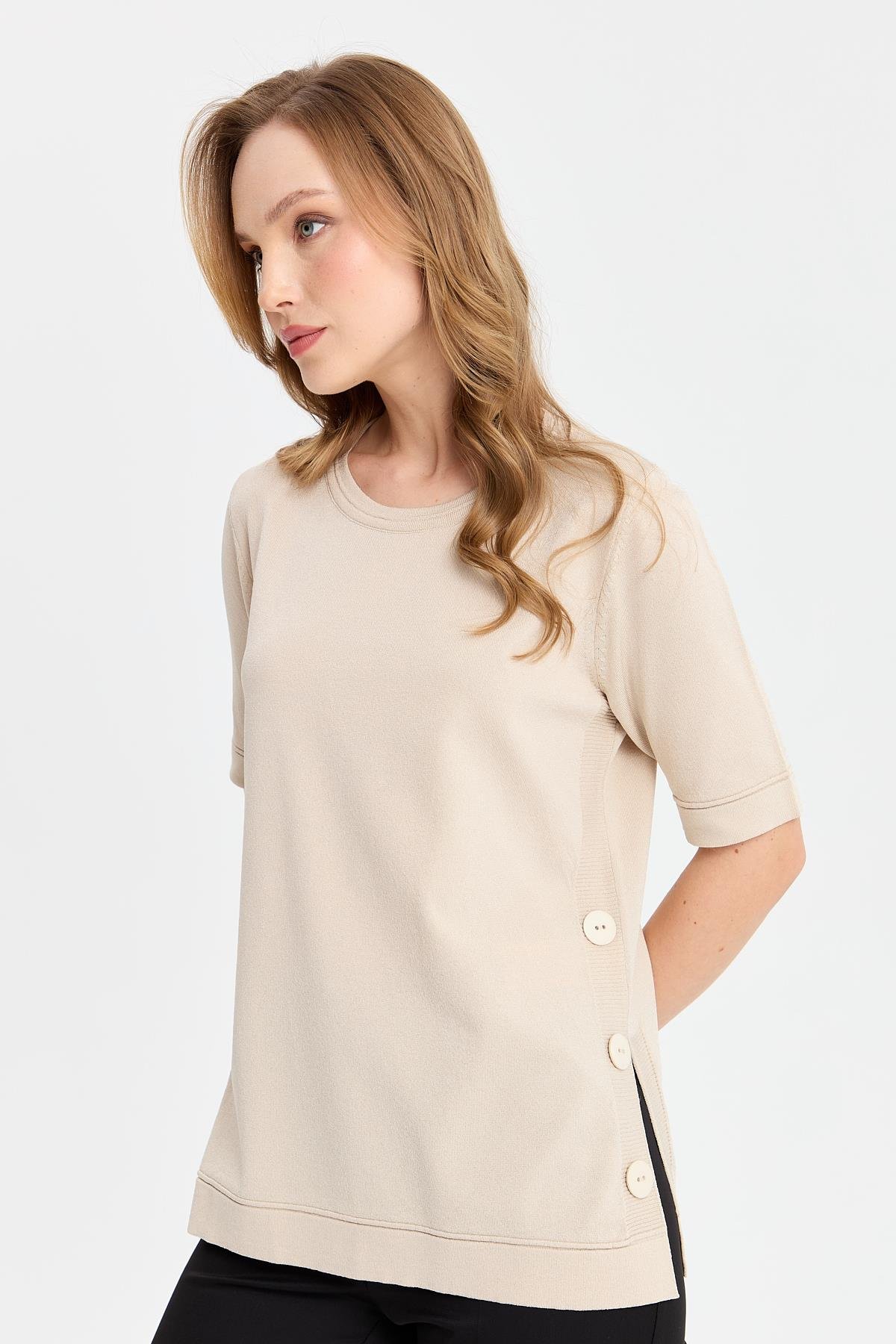24350Kadın Sıfır Yaka Yanı Düğmeli İnce Triko Bluz Bej