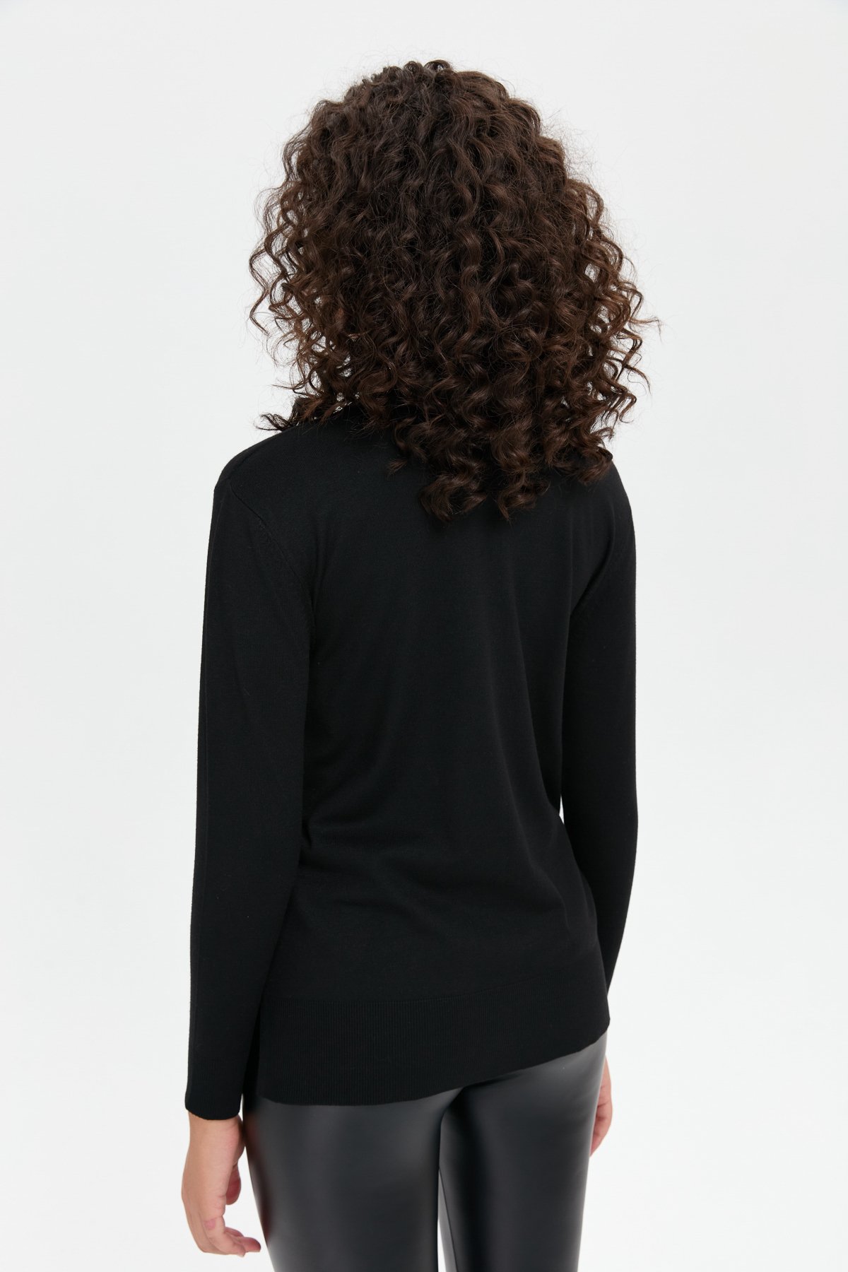 24358Kadın Sıfır Yaka Yanı Yırtmaçlı Kazak Siyah