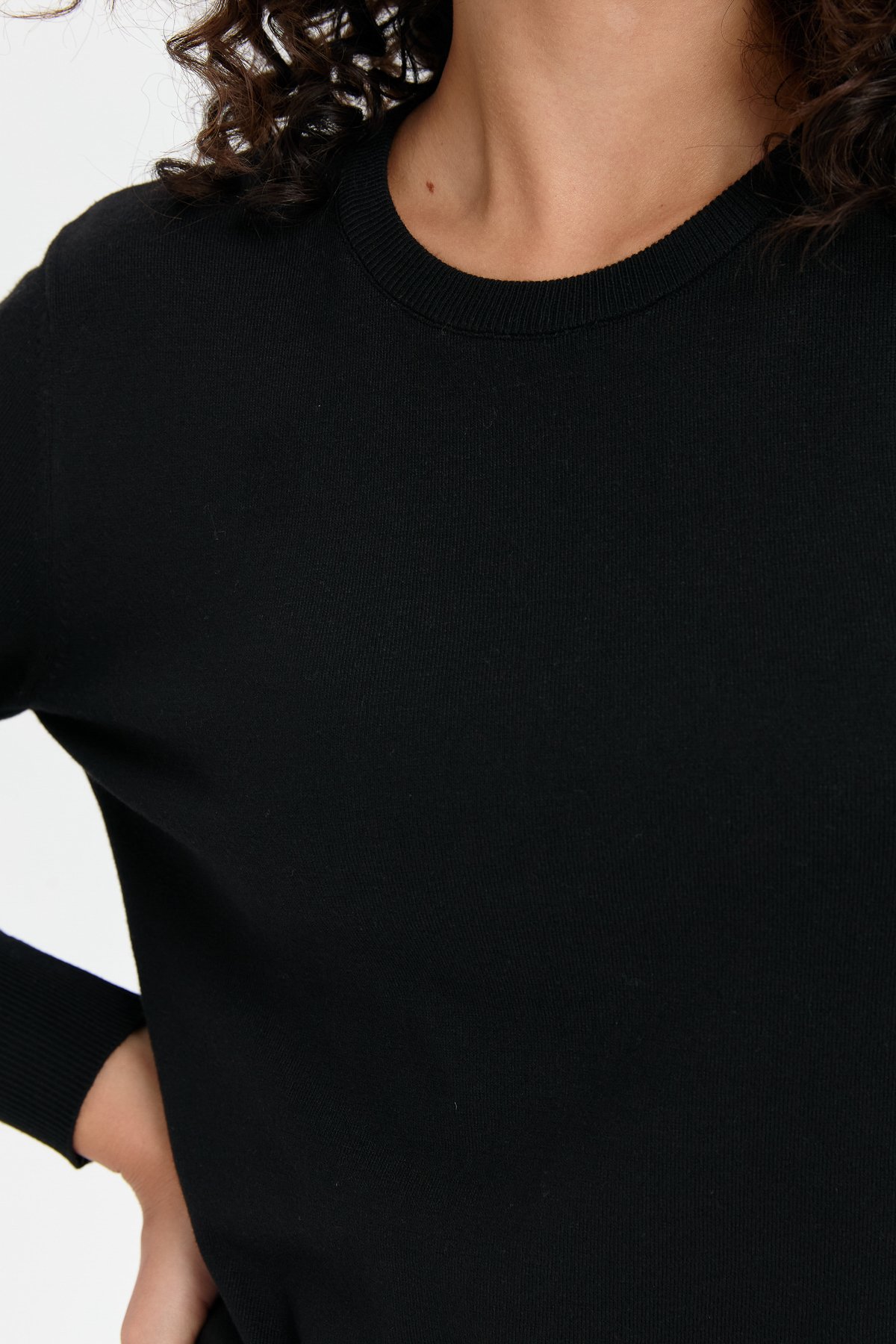 24358Kadın Sıfır Yaka Yanı Yırtmaçlı Kazak Siyah