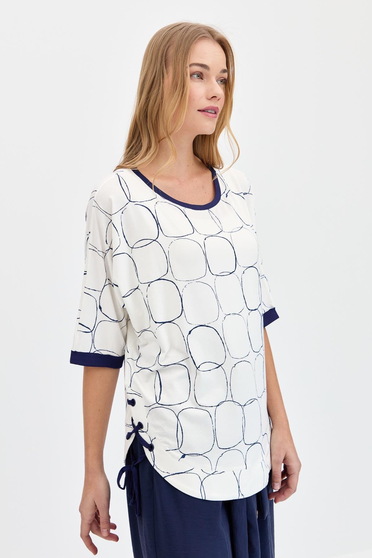 23720Kadın Sıfır Yaka Yanı Yırtmaçlı Penye T-shirt Ekru/Laci