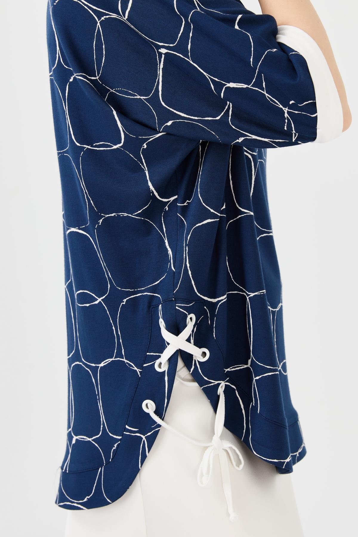 23720Kadın Sıfır Yaka Yanı Yırtmaçlı Penye T-shirt Laci/Ekru