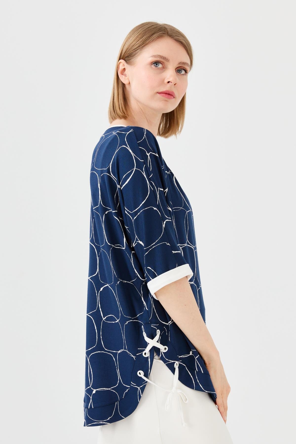 23720Kadın Sıfır Yaka Yanı Yırtmaçlı Penye T-shirt Laci/Ekru