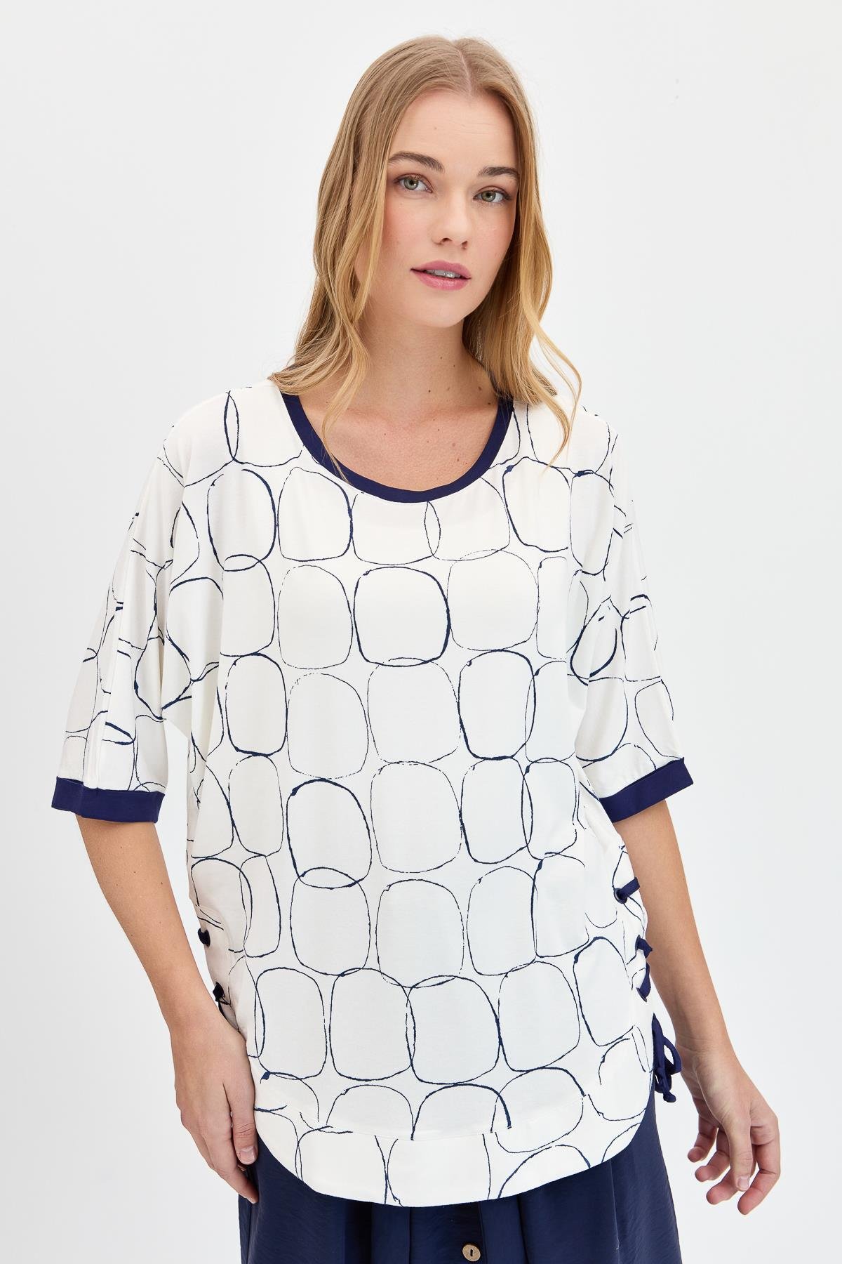 23720Kadın Sıfır Yaka Yanı Yırtmaçlı Penye T-shirt Ekru/Laci