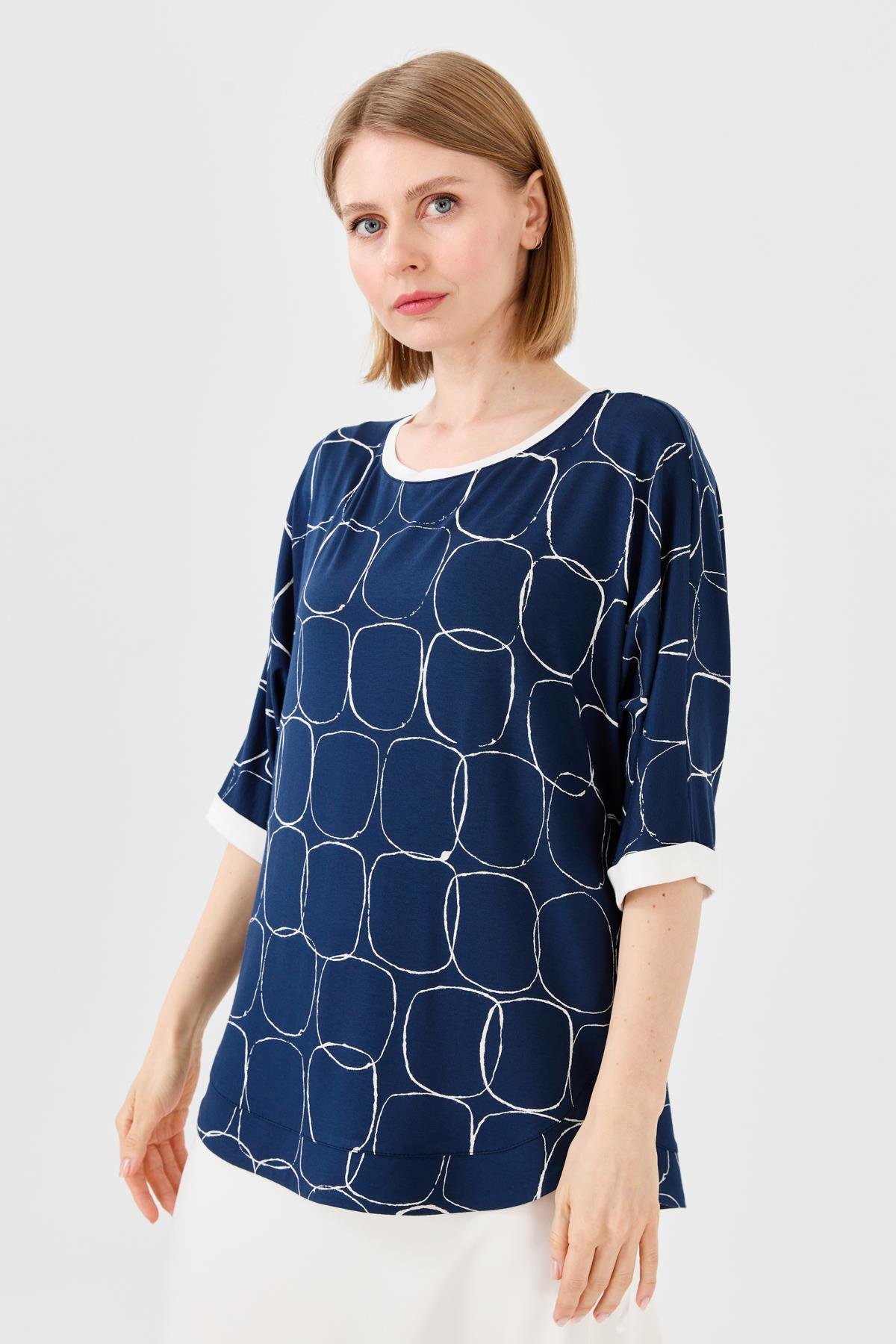 23720Kadın Sıfır Yaka Yanı Yırtmaçlı Penye T-shirt Laci/Ekru