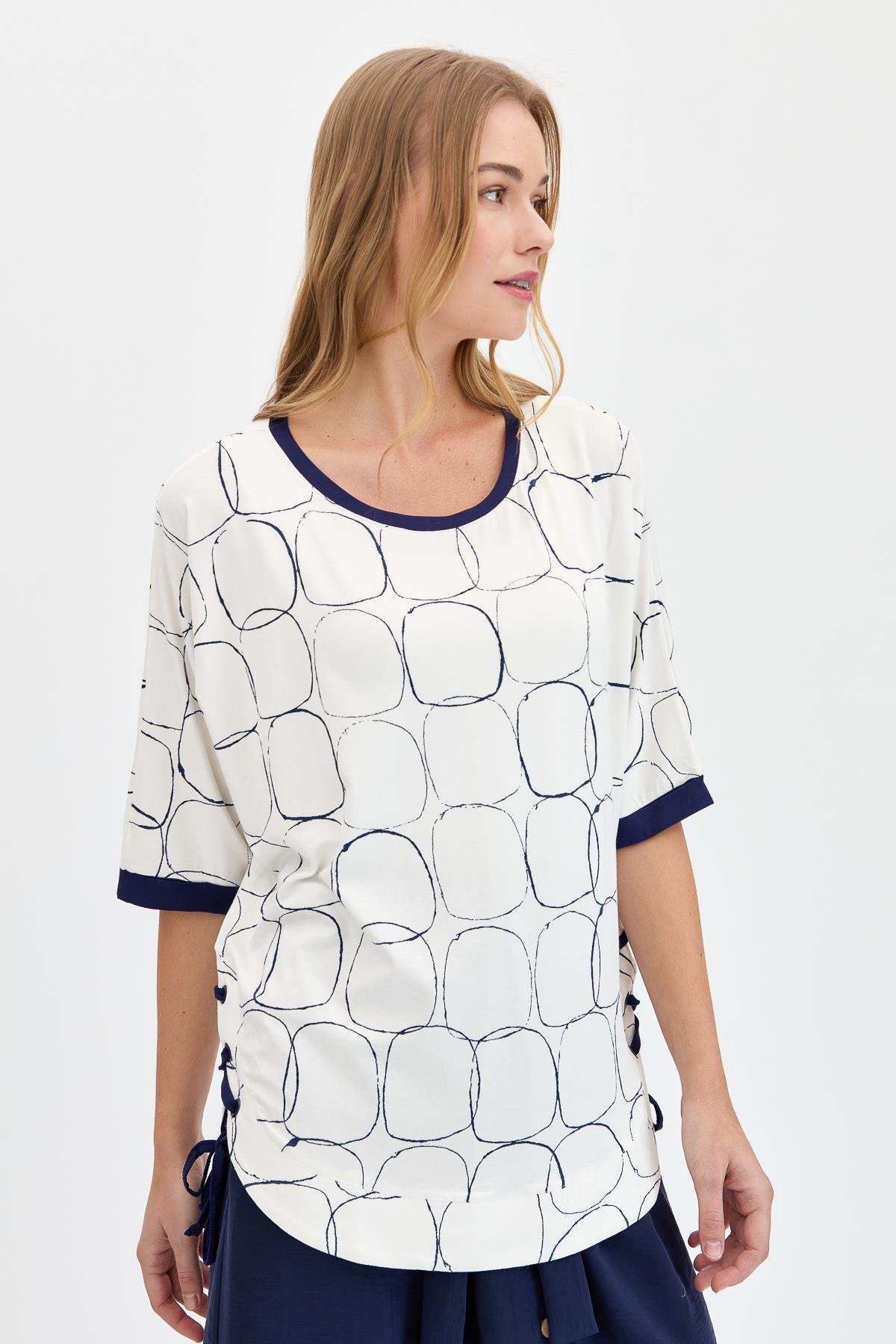 23720Kadın Sıfır Yaka Yanı Yırtmaçlı Penye T-shirt Ekru/Laci