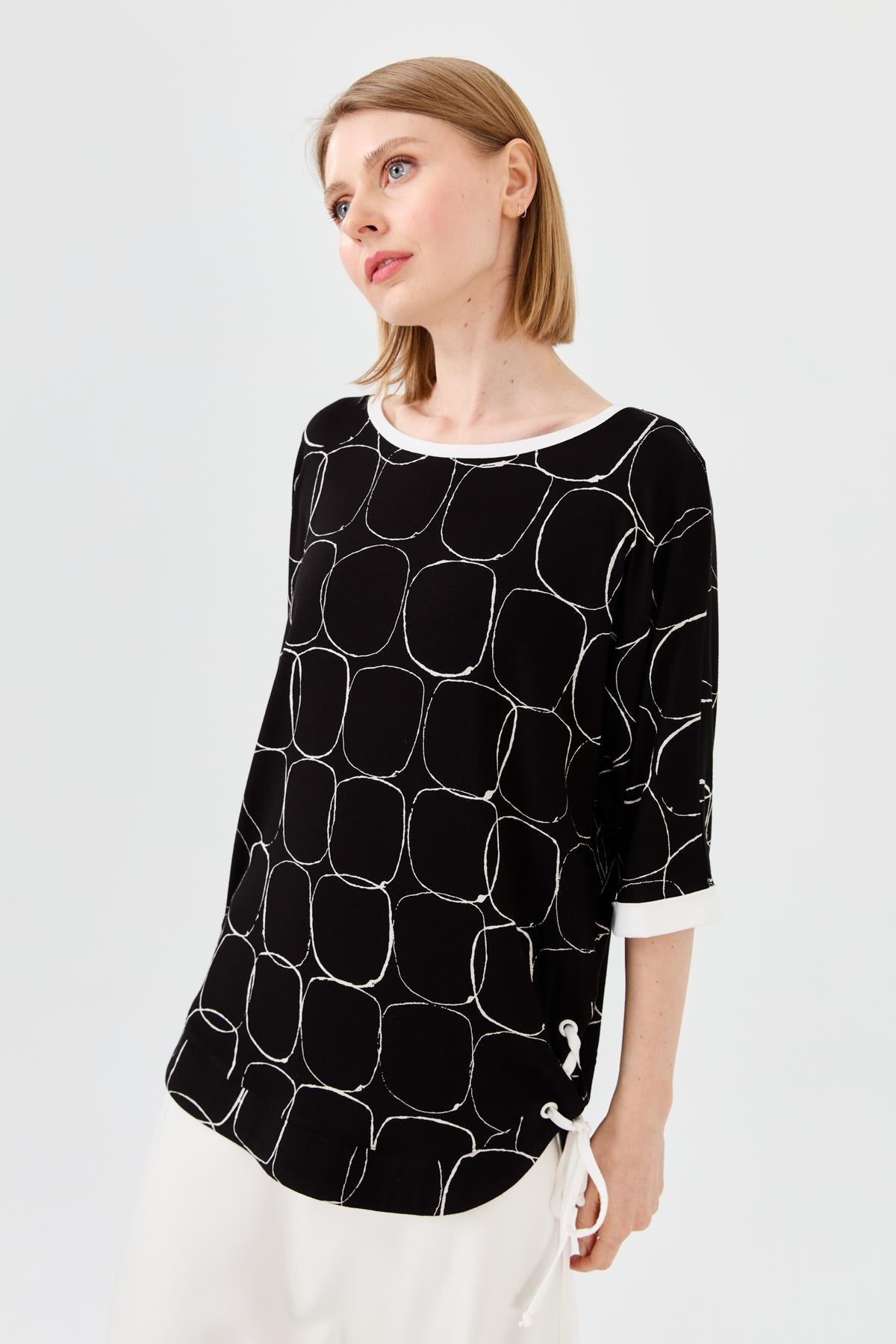 23720Kadın Sıfır Yaka Yanı Yırtmaçlı Penye T-shirt Siyah/Ekru