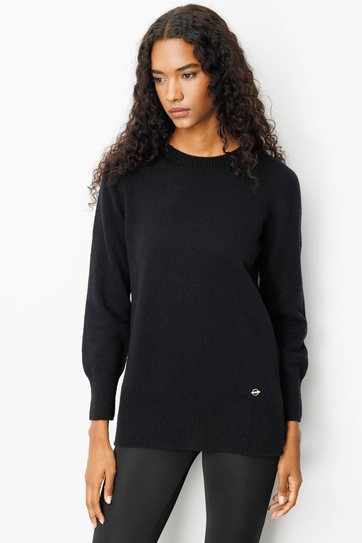 25214Kadın Sıfır Yaka Yanı Yırtmaçlı Yün Bluz Siyah