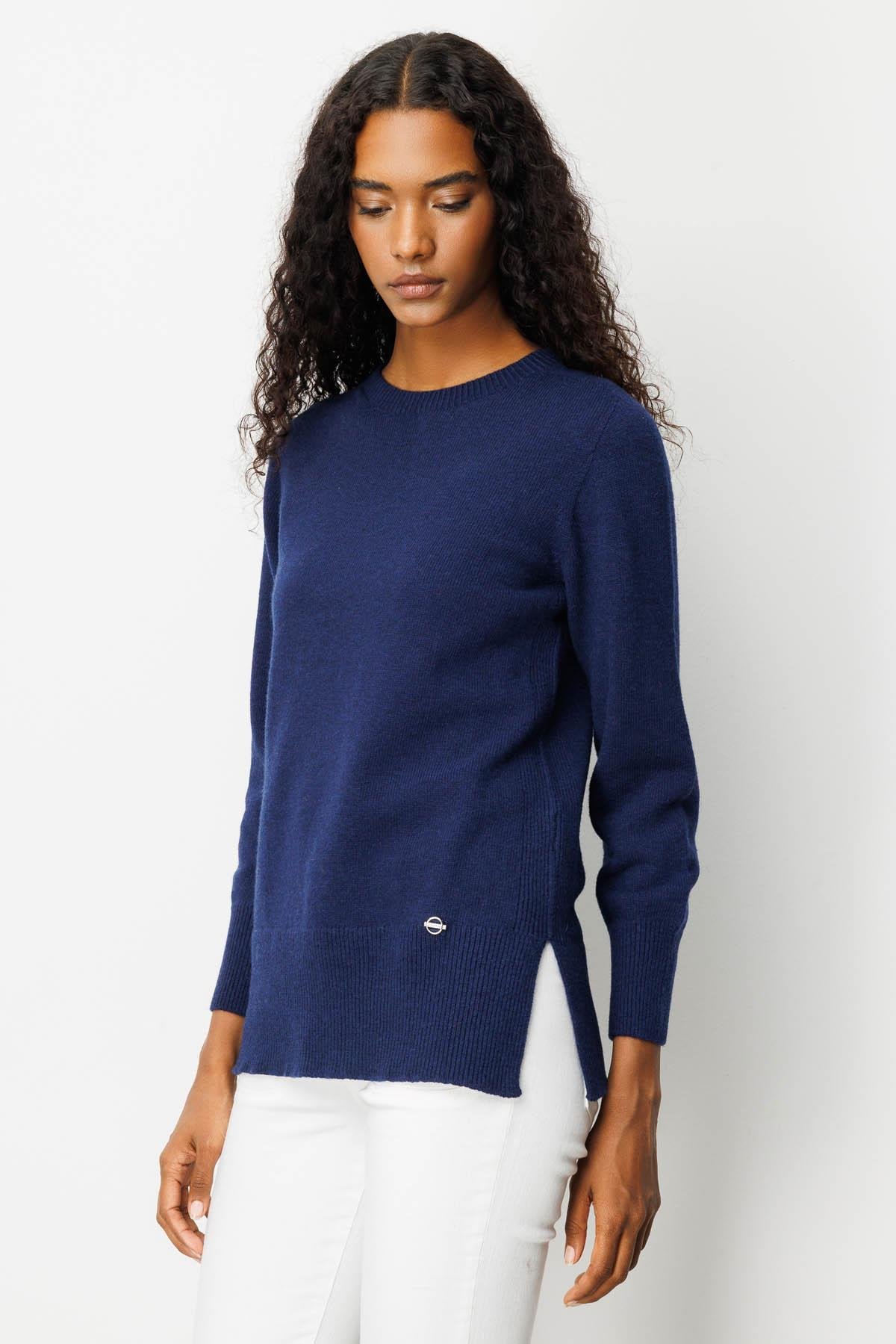 25214Kadın Sıfır Yaka Yanı Yırtmaçlı Yün Bluz Y.A Lacivert