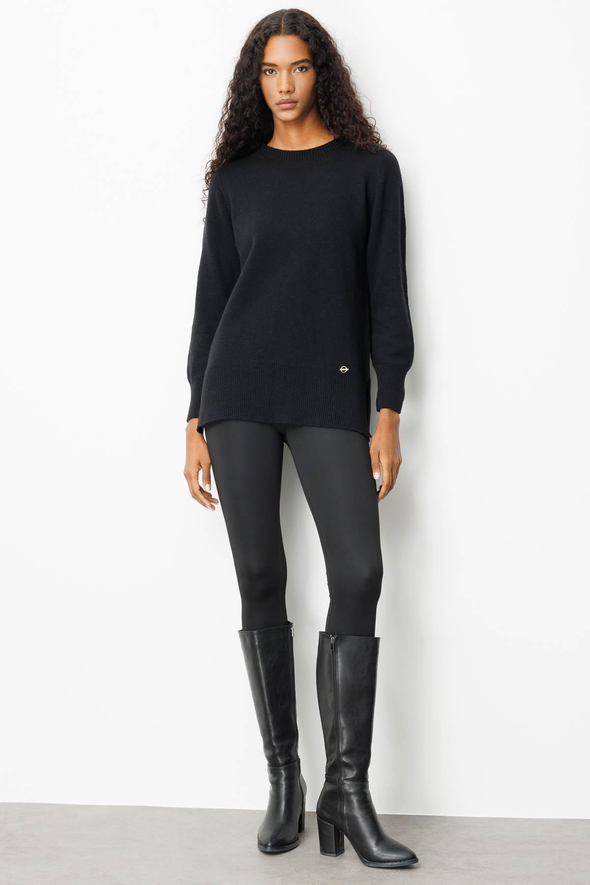 25214Kadın Sıfır Yaka Yanı Yırtmaçlı Yün Bluz Siyah