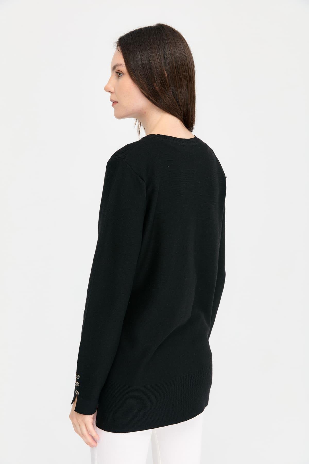 24357Kadın Sıfır Yaka Yırtmaçlı Kazak Siyah