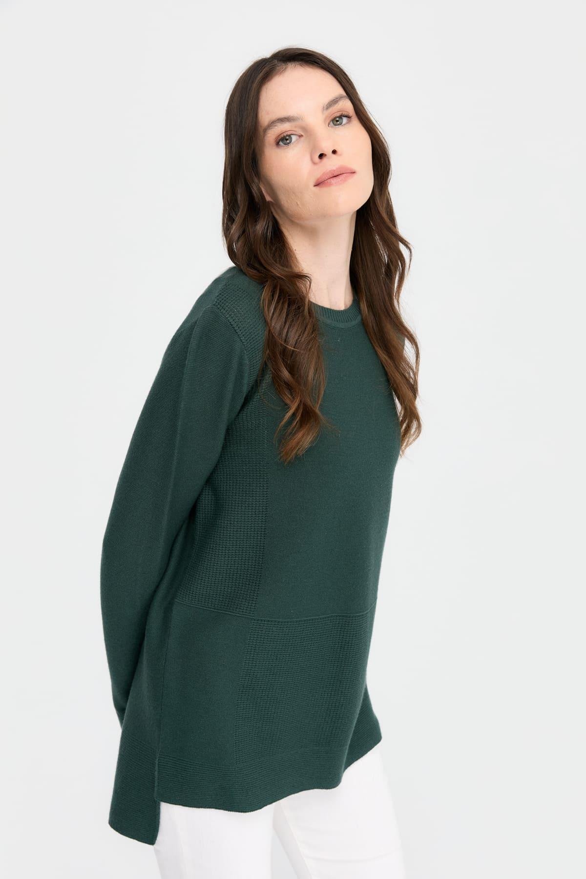 24357Kadın Sıfır Yaka Yırtmaçlı Kazak Yeşil