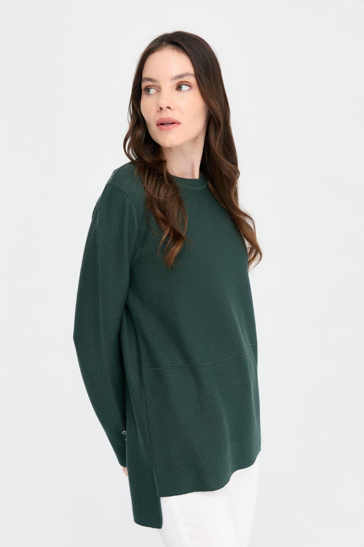 24357Kadın Sıfır Yaka Yırtmaçlı Kazak Yeşil