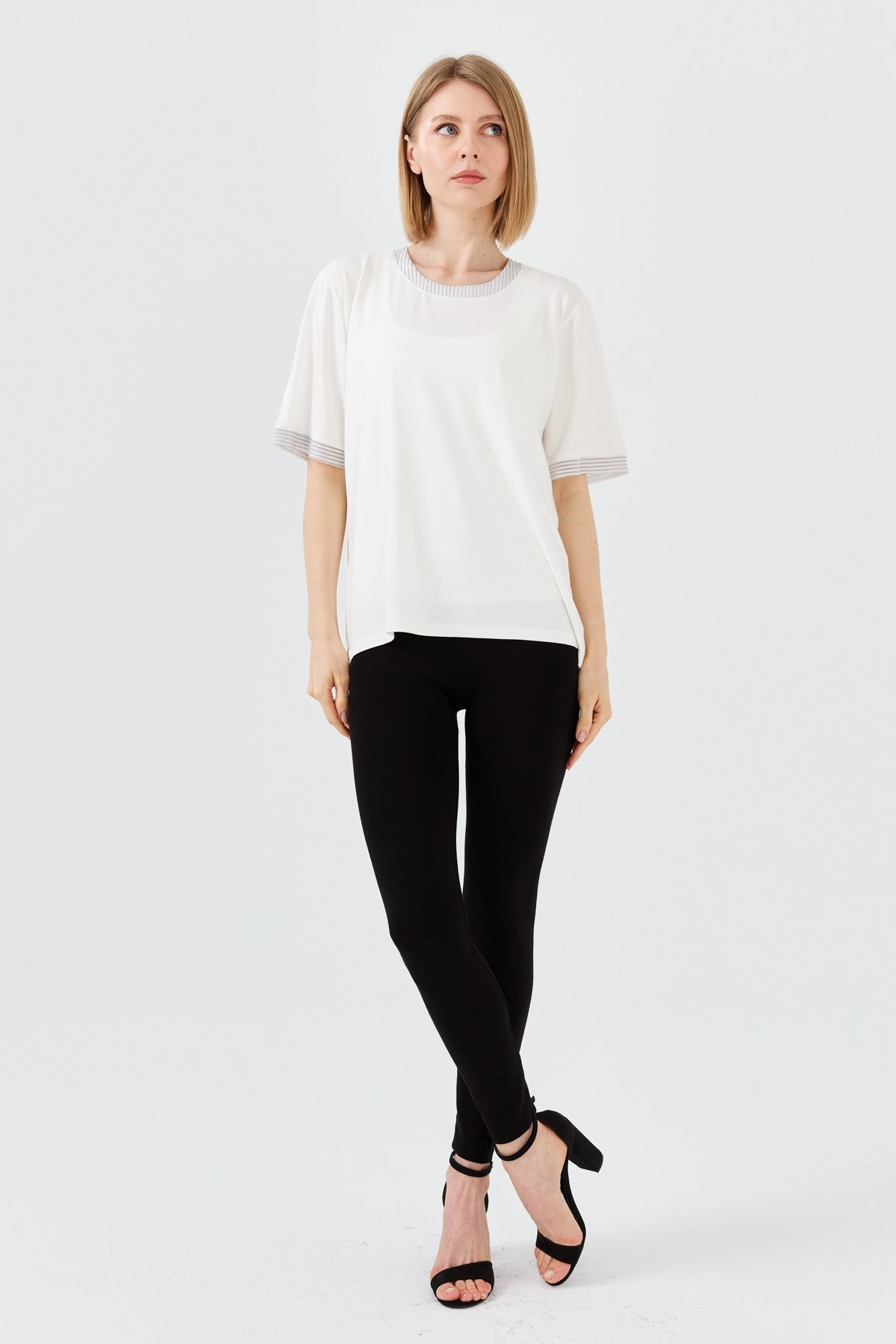 23764Kadın Sıfır Yaka Zincir Bantlı Penye T-shirt Kemik