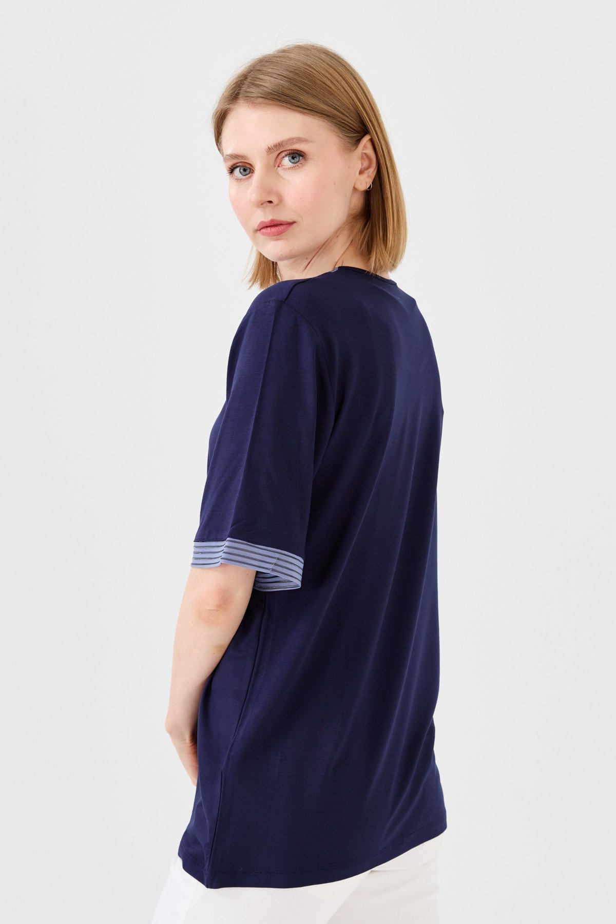 23764Kadın Sıfır Yaka Zincir Bantlı Penye T-shirt Lacivert