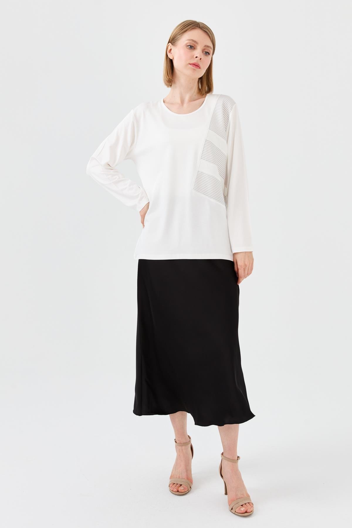 23769Kadın Sıfır Yaka Zincir Kumaşlı Penye Bluz Kemik