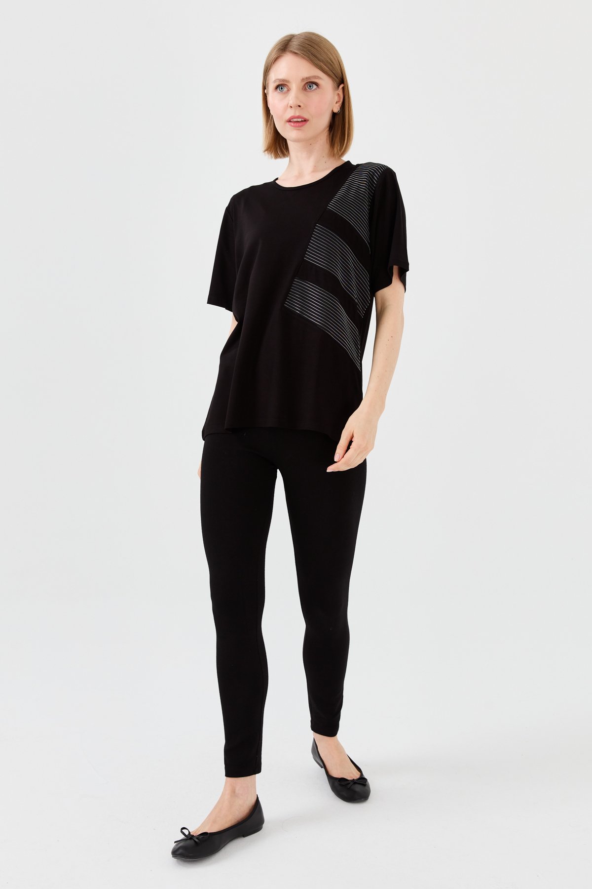 23768Kadın Sıfır Yaka Zincir Kumaşlı Penye T-shirt Siyah