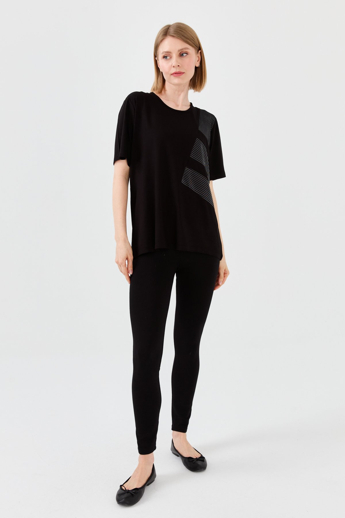 23768Kadın Sıfır Yaka Zincir Kumaşlı Penye T-shirt Siyah